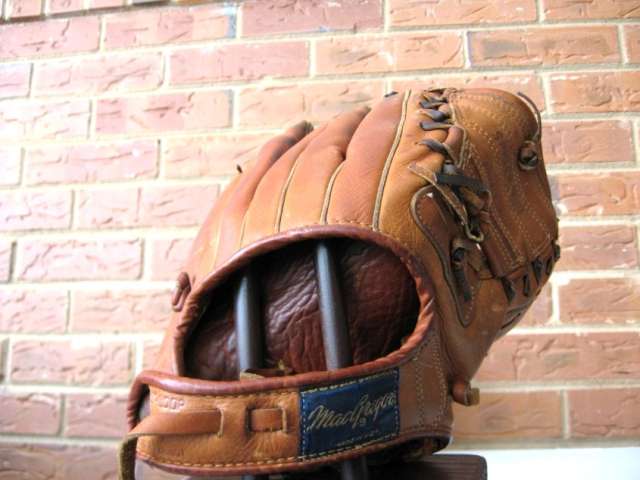 Don Mueller MacGregor G113 Back